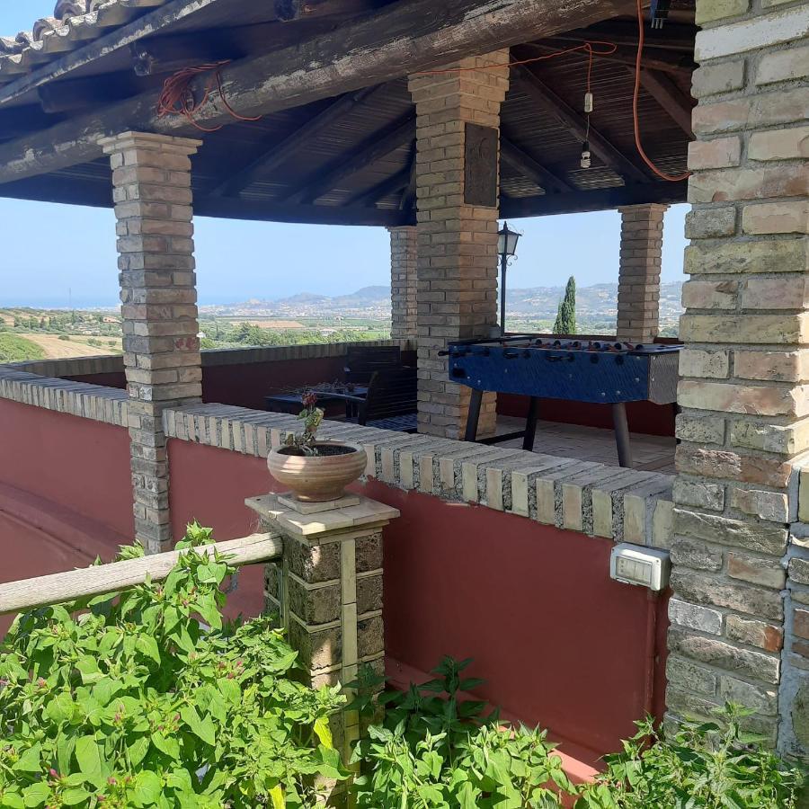 Casalustro Villa Citta Sant'Angelo Bagian luar foto