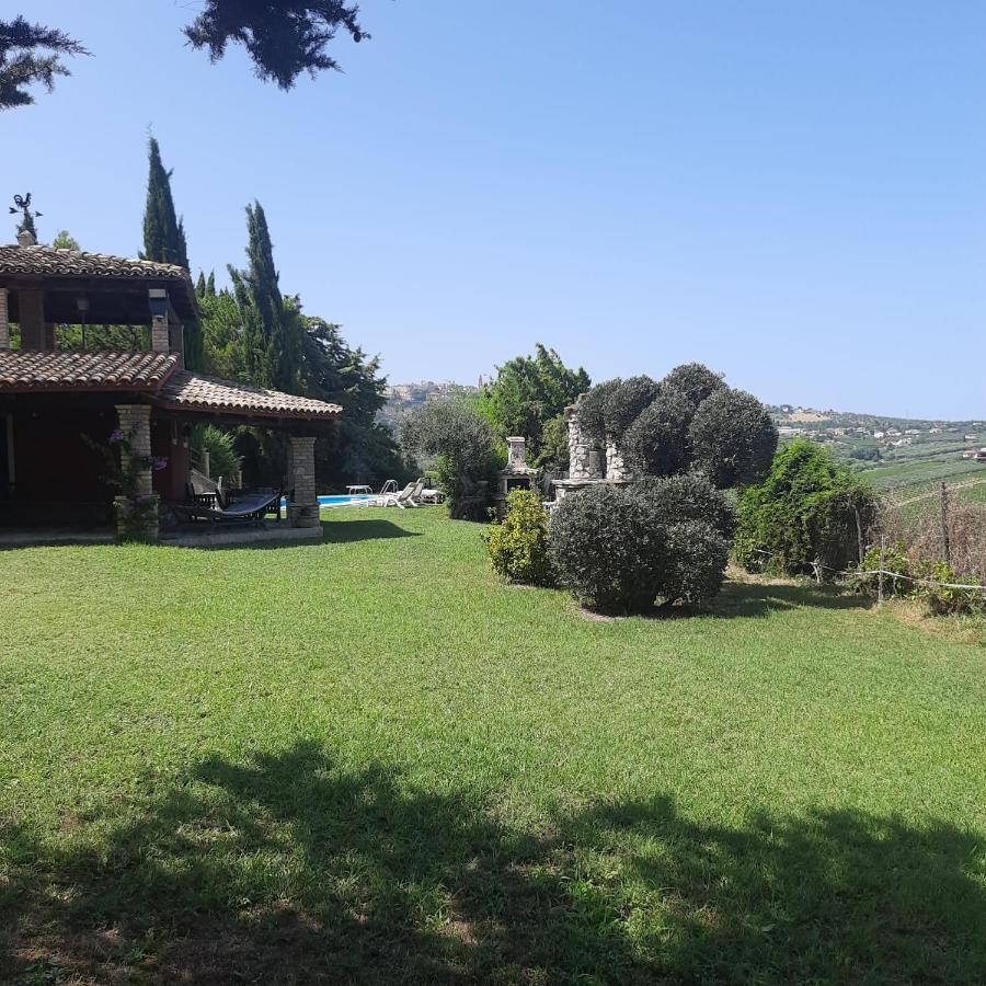 Casalustro Villa Citta Sant'Angelo Bagian luar foto