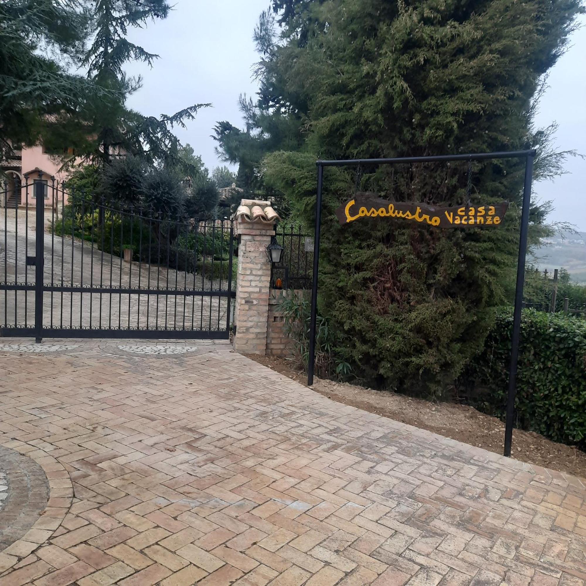 Casalustro Villa Citta Sant'Angelo Bagian luar foto